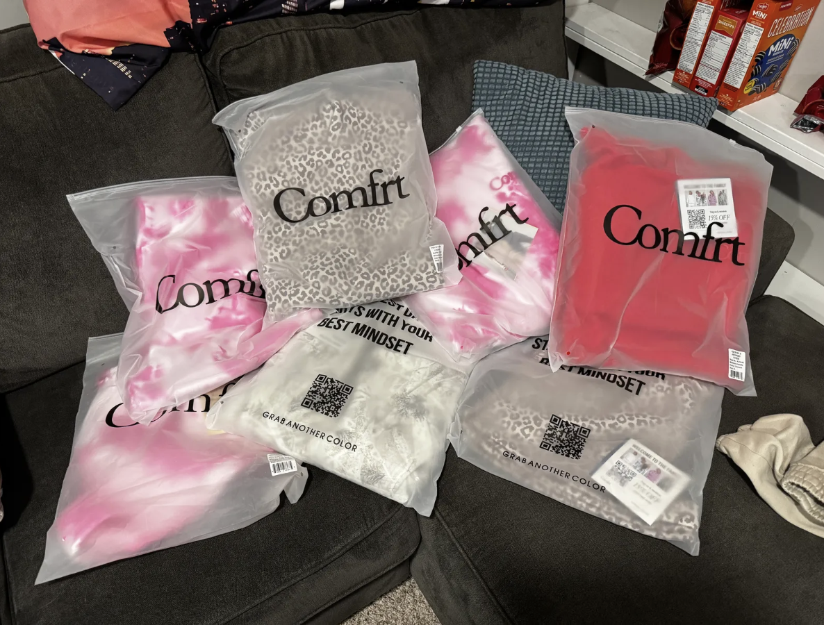 Pile de hoodies et joggings Comfrt rose et léopard
